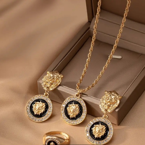 Jewelry - Picture 4 of 11